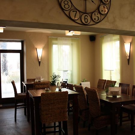 Merchweiler Hotel - Bistro - 3-Eck מראה חיצוני תמונה