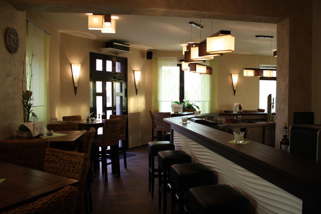 Merchweiler Hotel - Bistro - 3-Eck מראה חיצוני תמונה